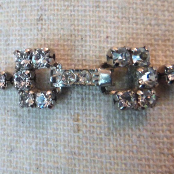 Rhinestone Vintage - Picture 10 of 15